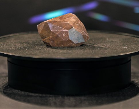 Pirmą kartą viešai eksponuojamas didžiausias pasaulyje šlifuotas deimantas