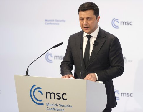 V. Zelenskis: Vakarai turėtų labiau remti Ukrainą, nes ji gina Europą nuo Rusijos V. Zelenskis: Vakarai turėtų labiau remti Ukrainą, nes ji gina Europą nuo Rusijos