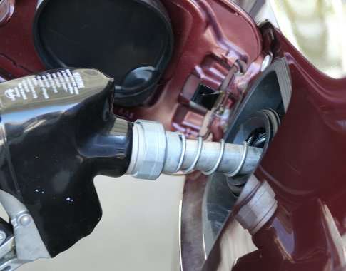 Socialdemokratai: valdžios pasyvumas dėl degalų kainų – nusikalstamas Socialdemokratai: valdžios pasyvumas dėl degalų kainų – nusikalstamas