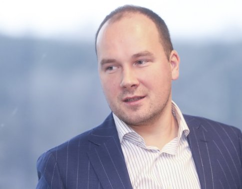 Ekonomistas: dėl naujų „sankcijų“ Rusijai jau brangsta rusiškos akcijos ir stiprėja rublis Ekonomistas: dėl naujų „sankcijų“ Rusijai jau brangsta rusiškos akcijos ir stiprėja rublis