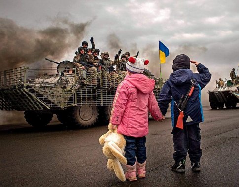 JAV tiesia pagalbos ranką: skyrė 600 mln. dolerių karinės pagalbos Ukrainai