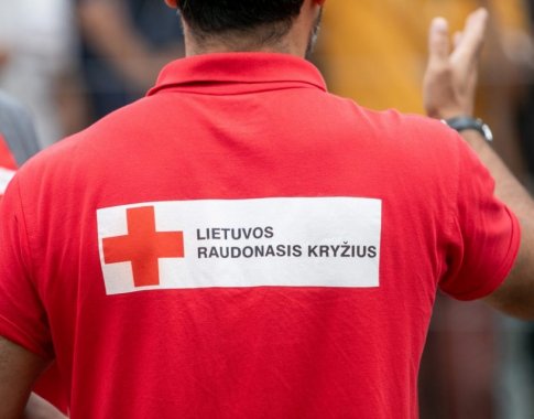 Raudonasis Kryžius prašo skubios pagalbos renkant daiktus ir rūbus ukrainiečiams
