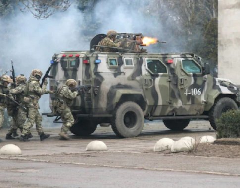 Ukraina reikalauja „neatidėliotinų“ paliaubų ir Rusijos kariuomenės išvedimo Ukraina reikalauja „neatidėliotinų“ paliaubų ir Rusijos kariuomenės išvedimo