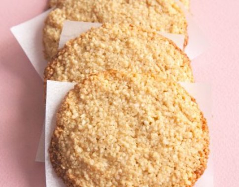 Puikūs migdoliniai sausainiai vos iš trijų ingredientų (video)