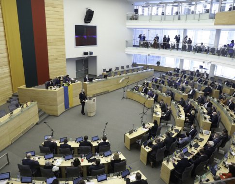 Opozicija kritikuoja nepaprastosios padėties projektą: jis papildytas pertekliniais draudimais Opozicija kritikuoja nepaprastosios padėties projektą: jis papildytas pertekliniais draudimais