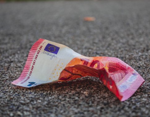 ECB teks rinktis tarp infliacijos stabdymo ir ekonomikos skatinimo: sprendimų priėmėjų padėtis yra nepavydėtina ECB teks rinktis tarp infliacijos stabdymo ir ekonomikos skatinimo: sprendimų priėmėjų padėtis yra nepavydėtina