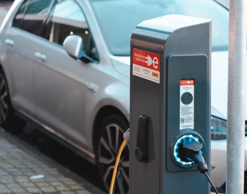 Seimui liko vienas žingsnis iki suteikiant įmonėms galimybę susigrąžinti PVM už įsigytą elektromobilį