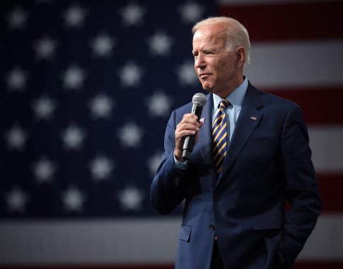 J. Bidenas: 30 šalių kartu su JAV atvėrė strategines naftos atsargas J. Bidenas: 30 šalių kartu su JAV atvėrė strategines naftos atsargas