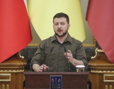 V. Zelenskis: Ukraina tikisi per kelias savaites gauti ES kandidatės statusą V. Zelenskis: Ukraina tikisi per kelias savaites gauti ES kandidatės statusą