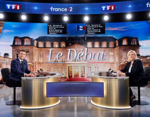 E.Macronas apkaltino konkurentę priklausomybe nuo Rusijos: „Kovodama su skaromis M. Le Pen rizikuoja sukelti pilietinį karą“ E.Macronas apkaltino konkurentę priklausomybe nuo Rusijos: „Kovodama su skaromis M. Le Pen rizikuoja sukelti pilietinį karą“