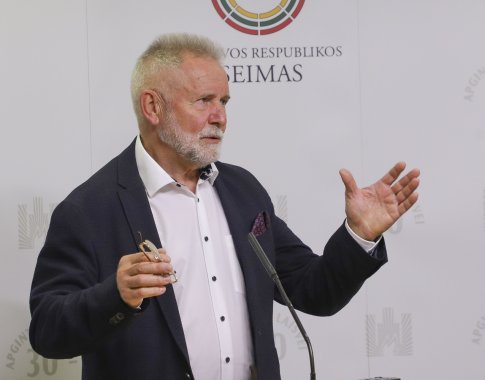 A. Sysas apie palankesnę išankstinę pensiją: yra toks žanras – mes mylime rinkėjus A. Sysas apie palankesnę išankstinę pensiją: yra toks žanras – mes mylime rinkėjus