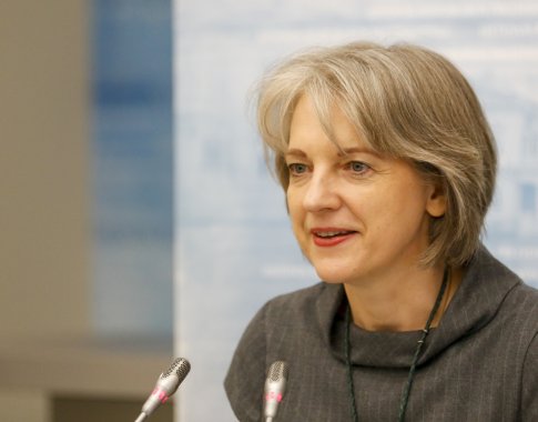 A. Skaisgirytė: išėmusi rusiškos naftos importo draudimą iš šeštojo sankcijų paketo, ES toliau neakivaizdžiai finansuotų karą Ukrainoje A. Skaisgirytė: išėmusi rusiškos naftos importo draudimą iš šeštojo sankcijų paketo, ES toliau neakivaizdžiai finansuotų karą Ukrainoje