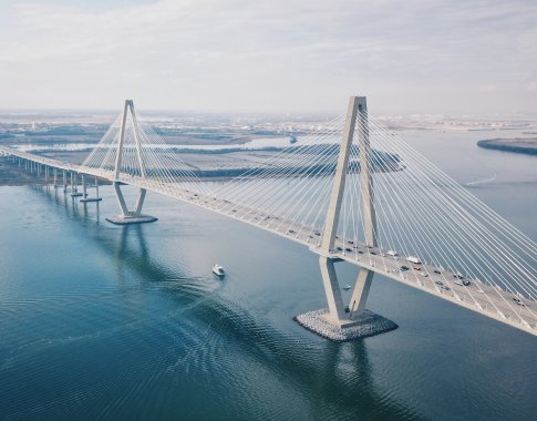 Stato tiltus iš netradicinės medžiagos – ji geresnė nei betonas? Stato tiltus iš netradicinės medžiagos – ji geresnė nei betonas?