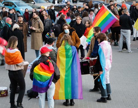 Profesorius V. Nekrošius kritikuoja siūlymą į Civilinį kodeksą įtraukti „artimo ryšio“ sąvoką: kvailystei ir fanatizmui ribų nėra Profesorius V. Nekrošius kritikuoja siūlymą į Civilinį kodeksą įtraukti „artimo ryšio“ sąvoką: kvailystei ir fanatizmui ribų nėra