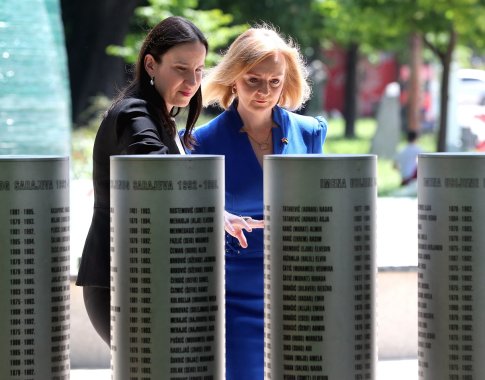 L. Truss: Vakarai turi užtikrinti, kad V. Putinas pralaimės Ukrainoje L. Truss: Vakarai turi užtikrinti, kad V. Putinas pralaimės Ukrainoje