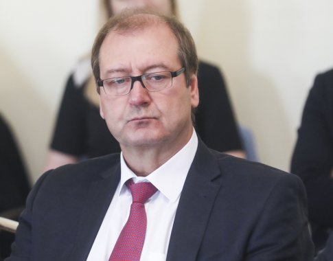 V. Uspaskich atsistatydina iš Darbo partijos pirmininko posto V. Uspaskich atsistatydina iš Darbo partijos pirmininko posto