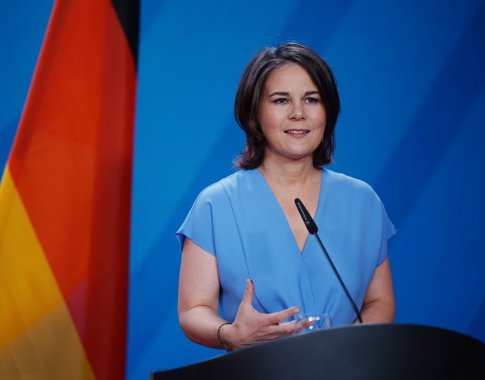 A. Baerbock apgailestauja dėl karinio Vakarų bejėgiškumo Ukrainos kare A. Baerbock apgailestauja dėl karinio Vakarų bejėgiškumo Ukrainos kare