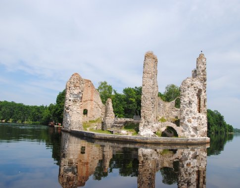 Turizmas kaimyninėse šalyse: kokias įdomybes siūlo miesteliai prie upių?