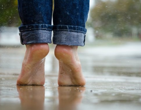 Kineziterapeutas apie pėdų sveikatą: nepelnytai pamirštame vieną svarbiausių kūno dalių