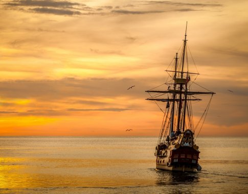 9 įdomūs faktai apie laivų krikštijimą: nuo žiaurių tradicijų iki šampano