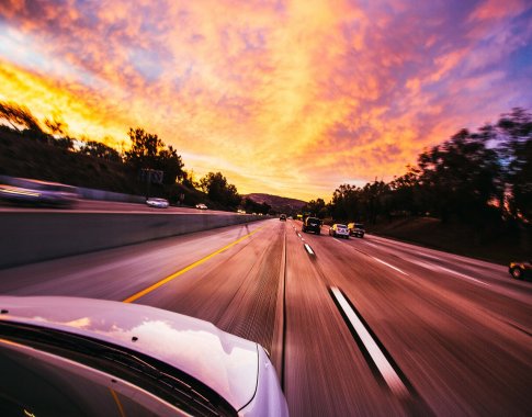 Kodekso pataisos neleis kaupti baudų vairuotojams už greičio viršijimą Kodekso pataisos neleis kaupti baudų vairuotojams už greičio viršijimą