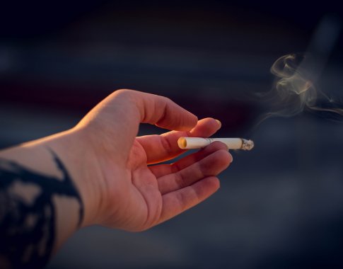 Žalingus įpročius pirmiausia išduoda oda: kodėl rūkaliai atrodo daug vyresni, nei yra iš tiesų?