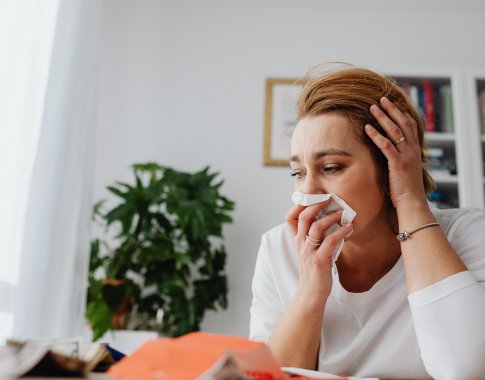 Ilgą laiką „bėga“ nosis? Vaistininkė įvardija dažniausias mūsų klaidas gydantis slogą Ilgą laiką „bėga“ nosis? Vaistininkė įvardija dažniausias mūsų klaidas gydantis slogą