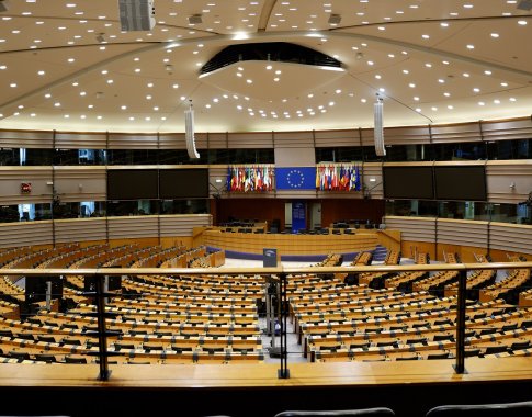 Korupcijos skandalas Europos Parlamente: duotas leidimas suimti keturis įtariamuosius Korupcijos skandalas Europos Parlamente: duotas leidimas suimti keturis įtariamuosius