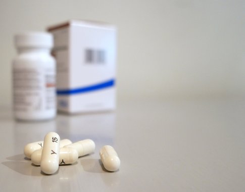 Vaistais prekiaujančioms bendrovėms skirtos baudos už susitarimus dėl kompensuojamų vaistų: turės sumokėti daugiau kaip 72 mln. eurų Vaistais prekiaujančioms bendrovėms skirtos baudos už susitarimus dėl kompensuojamų vaistų: turės sumokėti daugiau kaip 72 mln. eurų