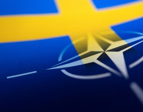 Užsitęsus deryboms dėl narystės NATO, Švedija planuoja glaudesnius gynybos ryšius su JAV