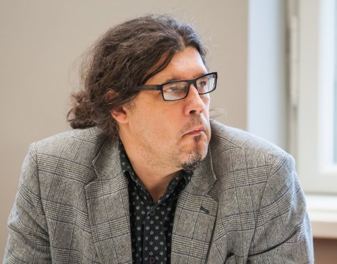 VDU profesorius: rusiškas verslas turi „pilkas“ zonas, per kurias gabena prekes į Lietuvą, bet tai Maskvai neatneš ekonominės naudos VDU profesorius: rusiškas verslas turi „pilkas“ zonas, per kurias gabena prekes į Lietuvą, bet tai Maskvai neatneš ekonominės naudos