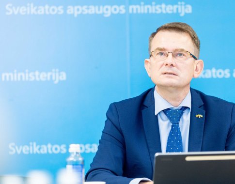 A. Dulkys kritikuoja Klaipėdos ligoninės vadovus dėl nusidriekusių eilių: gal jiems patiems į eilę atsistoti reikėtų