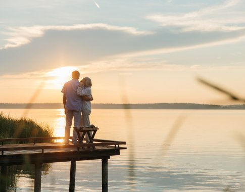 Ar vaikai privalo finansiškai remti į pensiją išėjusius tėvus?