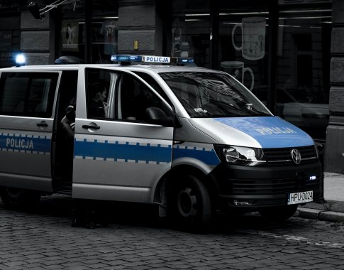 Iš girtų vairuotojų konfiskuotus automobilius Latvija perduos Ukrainai