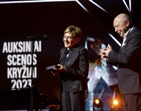 „Auksiniais scenos kryžiais“ pagerbti geriausi 2022 metų scenos menininkai