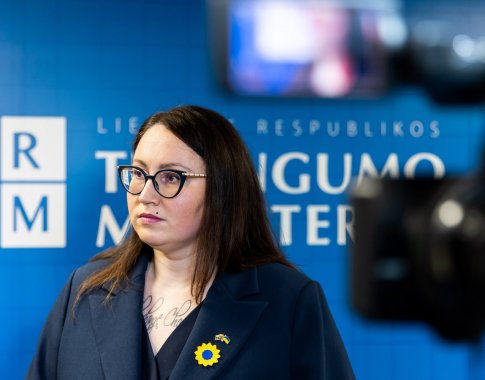 E. Dobrowolska: teismo sprendimas dėl vienalytės poros prašymo registruoti partnerystę – indikacija Seimui