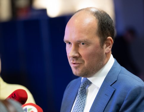 Ž. Mauricas: be pramonės, kiti sektoriai techninės recesijos nejaučia Ž. Mauricas: be pramonės, kiti sektoriai techninės recesijos nejaučia
