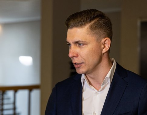 Jonavos meras neigia už savivaldos išmokas pirkęs du televizorius: įsivėlė techninė klaida Jonavos meras neigia už savivaldos išmokas pirkęs du televizorius: įsivėlė techninė klaida