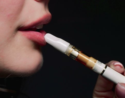 Cukrų ir saldiklius turinčios elektroninės cigaretės gali būti uždraustos