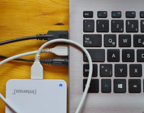 Nepatikėkite savo duomenų tik vienam įrenginiui: ekspertas pataria, kaip saugoti duomenų atsargines kopijas Nepatikėkite savo duomenų tik vienam įrenginiui: ekspertas pataria, kaip saugoti duomenų atsargines kopijas