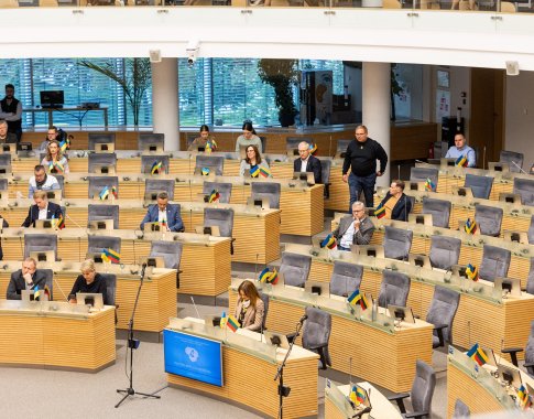 Kodėl nepavyksta pasirašyti susitarimo dėl užsienio politikos? Kodėl nepavyksta pasirašyti susitarimo dėl užsienio politikos?