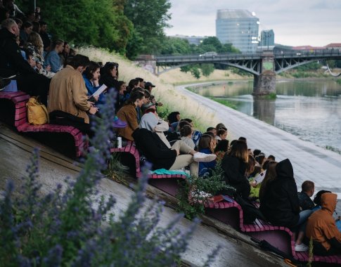 Seansas po Liubarto tiltu: žinomų šalies kūrėjų vyrų spintų turinys arba garderobo filosofija