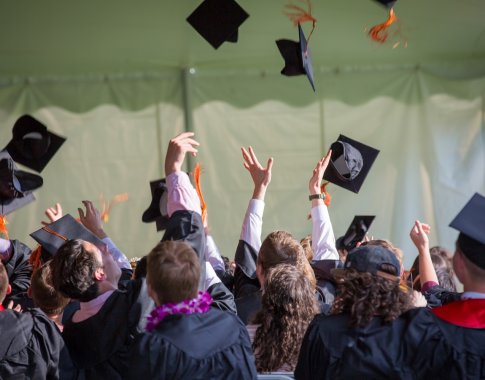 Studentų gyvenimas neapsiriboja vien tik studijomis: svarbus ir ryšys, užmezgamas po paskaitų Studentų gyvenimas neapsiriboja vien tik studijomis: svarbus ir ryšys, užmezgamas po paskaitų