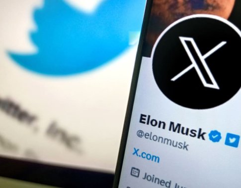 „Twitter“ svetainėje mėlyno paukščio logotipas pakeistas simboliu X „Twitter“ svetainėje mėlyno paukščio logotipas pakeistas simboliu X