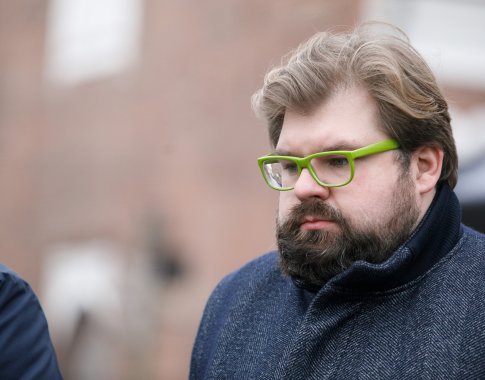 Vaikų seksualiniu prievartavimu ir tvirkinimu kaltinamas buvęs Seimo narys K. Bartoševičius siunčiamas į teismą: prokurorė tikina, kad kaltei pagrįsti duomenų pakanka Vaikų seksualiniu prievartavimu ir tvirkinimu kaltinamas buvęs Seimo narys K. Bartoševičius siunčiamas į teismą: prokurorė tikina, kad kaltei pagrįsti duomenų pakanka