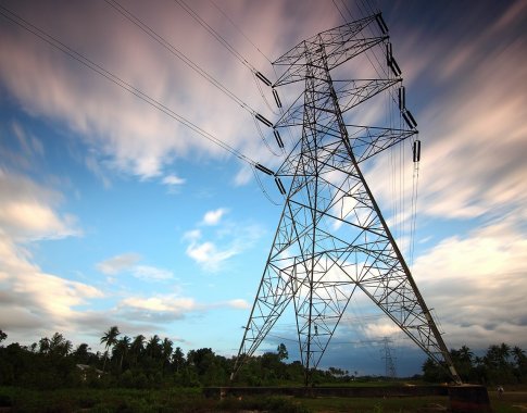 Baltijos šalys turėtų pasirašyti susitarimą dėl elektros energijos sinchronizacijos iki 2025 m. vasario