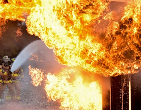 Europoje siaučiant gaisrams – žinutė keliautojams: turi teisę reikalauti žalos atlyginimo
