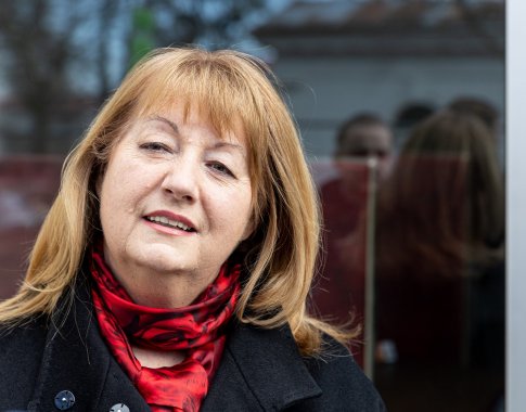 V. Blinkevičiūtė ragina krašto apsaugos ministrą mažiau galvoti apie „Facebook“: jis suklumpa ne pirmą kartą