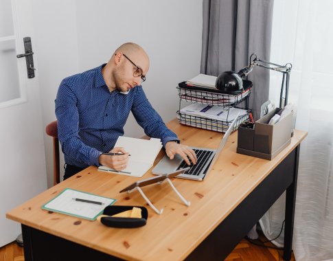 „Multitaskinimas“ darbe gali sumažinti kibernetinį saugumą: kaip savo dėmesį valdyti efektyviau