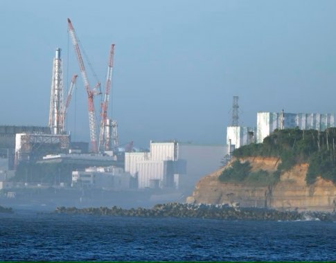 Japonija pradėjo leisti Fukušimos aušinimo vandenį į vandenyną